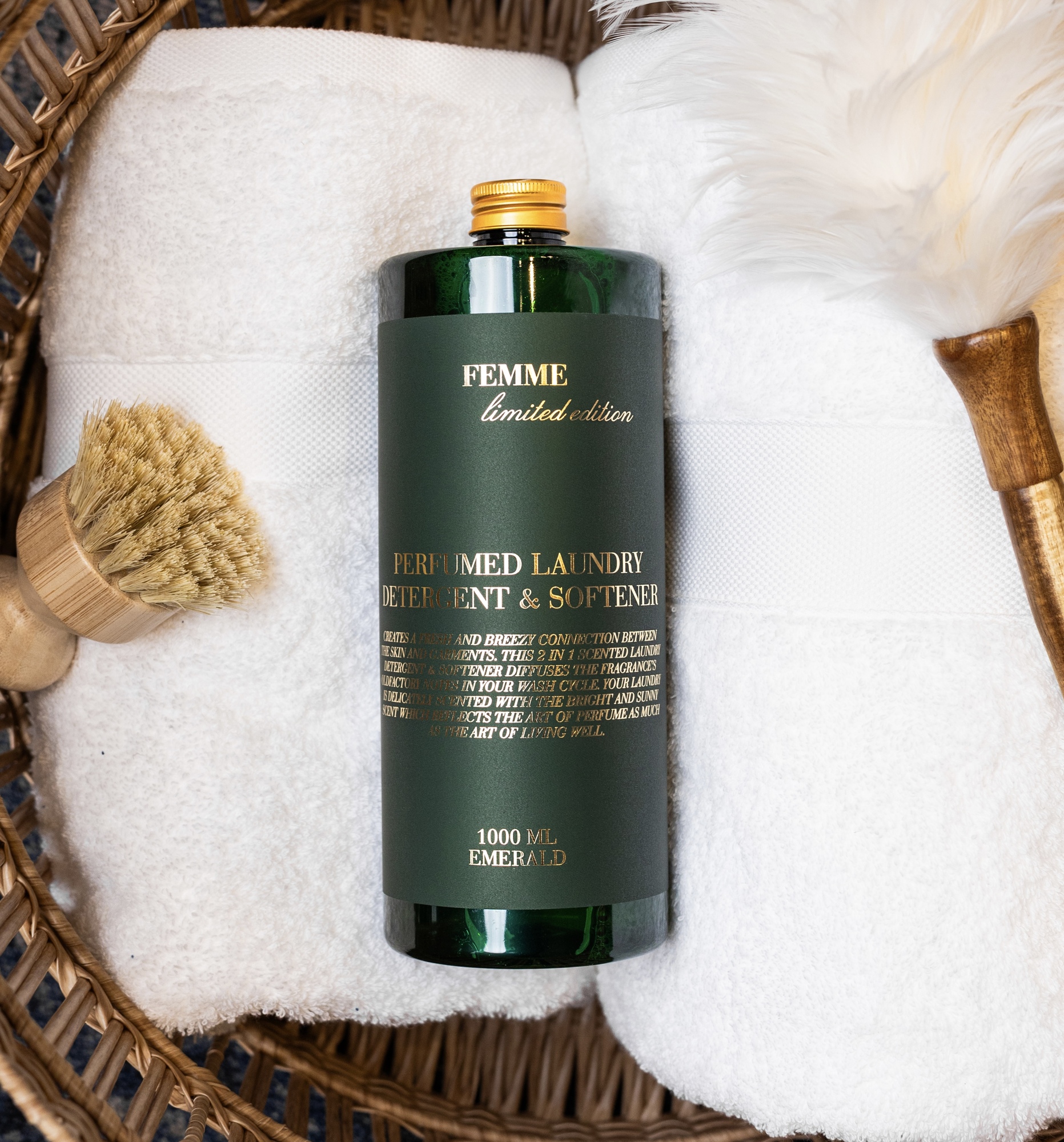 EMERALD FEMME Perfumed Laundry Detergent & Fabric Softener 2-in-1 – Limited Edition, 1000ml